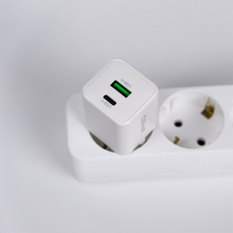 Зарядное устройство USB EPILSO EPD-PA210 30Вт GaN (USB-C, USB-A) белый (1/50)