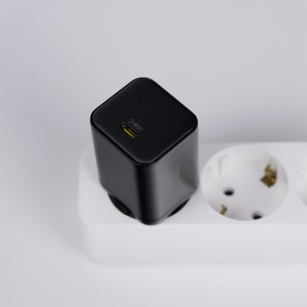 Зарядное устройство USB EPILSO EPD-PA215 65Вт GaN (USB-C) чёрный (1/40)