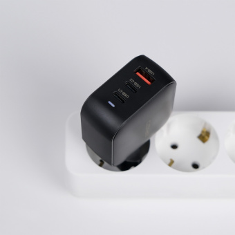 Зарядное устройство USB EPILSO EPD-PA225 65Вт GaN (USB-C x2, USB-A) чёрный (1/40)