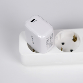 Зарядное устройство USB EPILSO EPD-PA200 30Вт GaN (USB-C) белый (1/50)